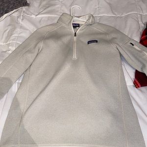 beige patagonia pullover